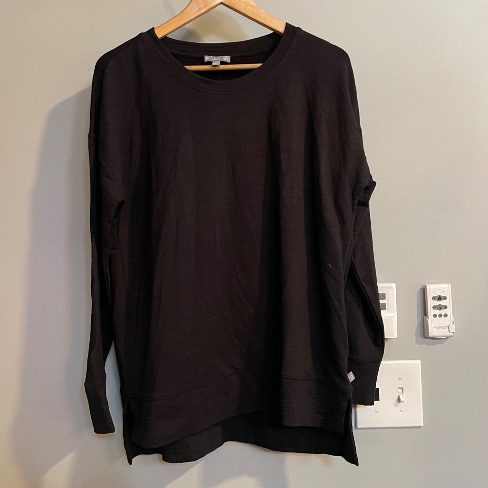 T by Talbots Long Sleeve Top Women Medium Black UPF 50 Active Slub Knit 4215